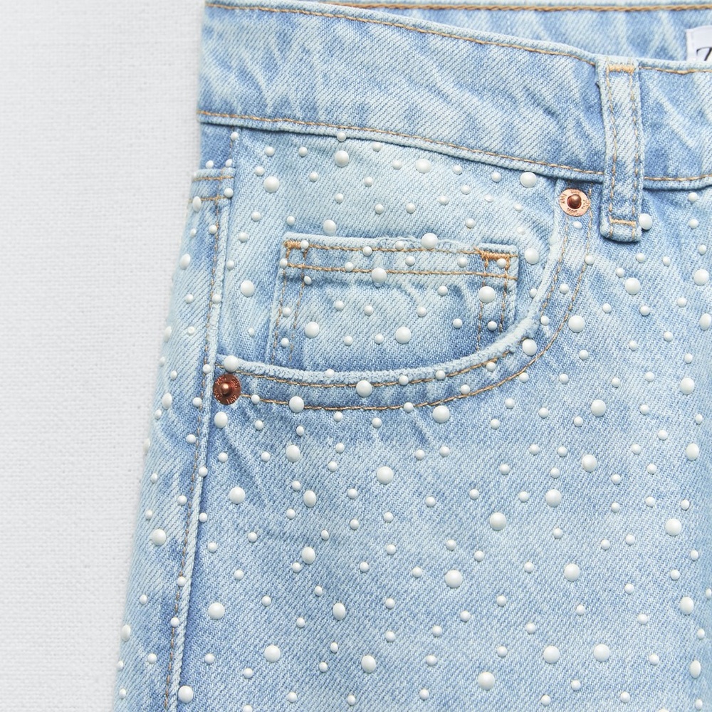 Size 6 | Zara | Light Wash Pearl Jeans - Picture 8 of 11